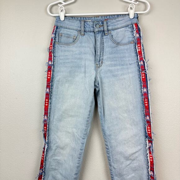 Anthropologie Pilcro Frayed Aztec Embroidered Jeans 25 - Picture 4 of 16